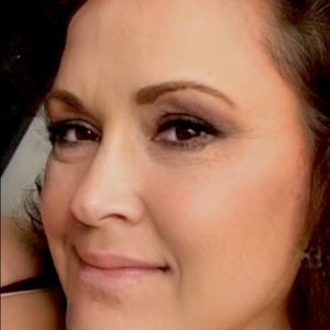 Meet your Posher, Desiree